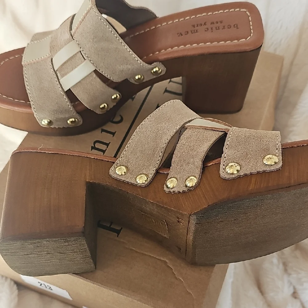bernie mev. Taupe and Wood Platform Sandals